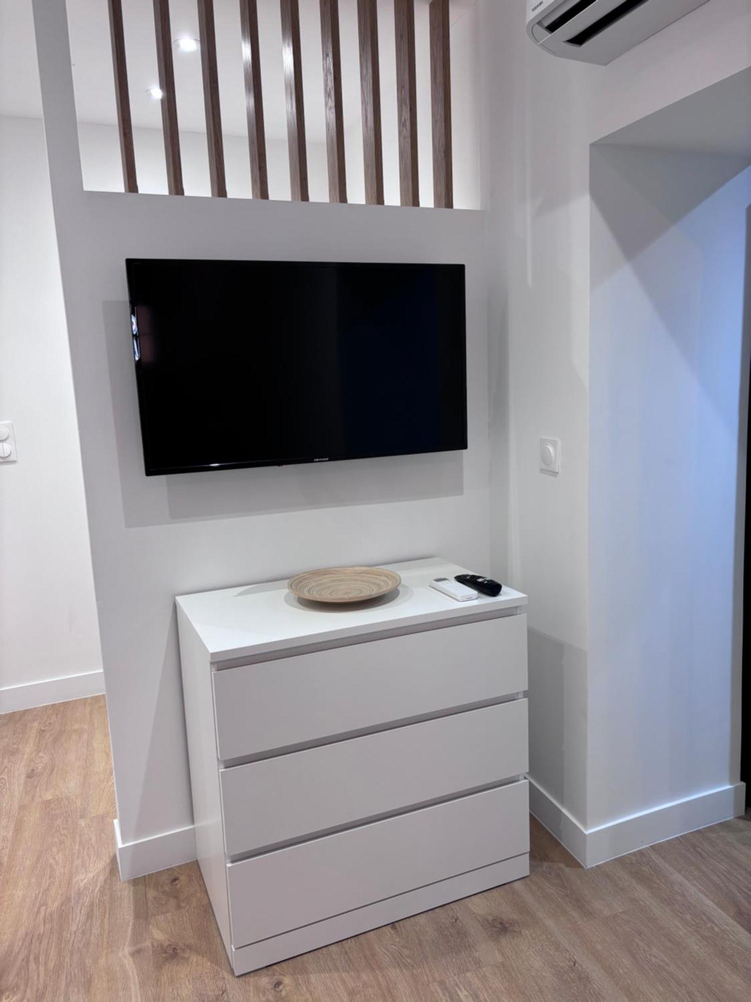Charmant Appartement Au Coeur De Villeneuve Loubet エクステリア 写真